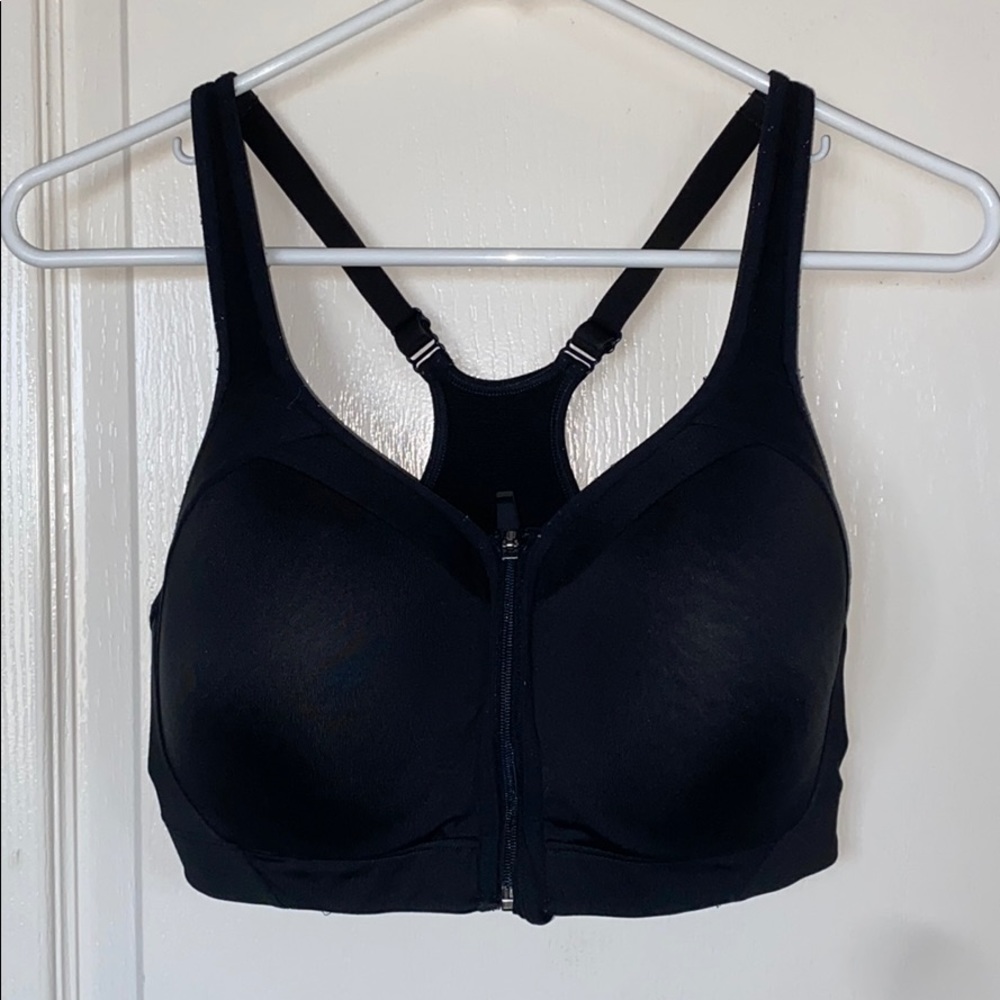 black sports bra